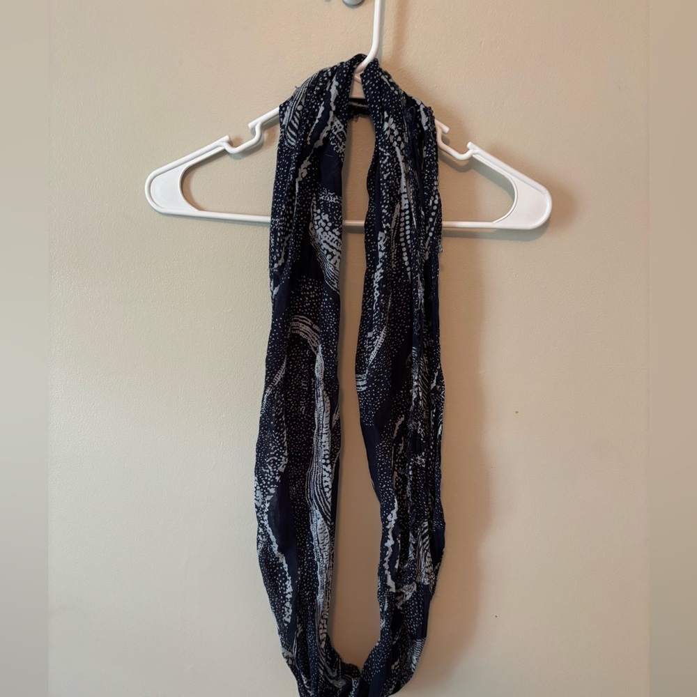 Elegant Navy and White Patterned Scarf